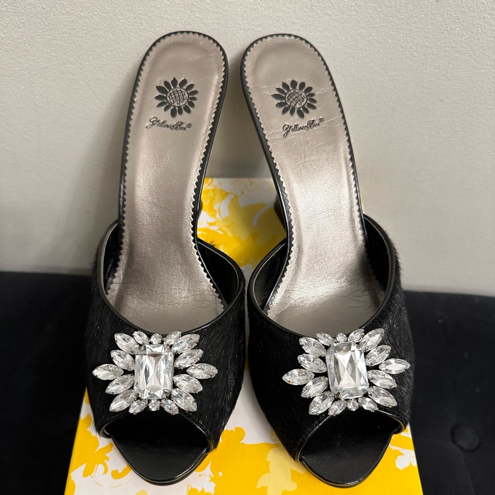 NWT Yellowbox Brooch Black Wedges